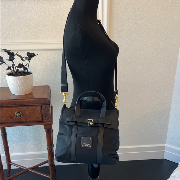 Henri Bendel Black Bag with Gold Hardware - Picture 6 of 6